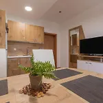 Natura Apartment Adlesici