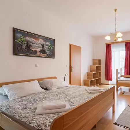Natura Lejlighed Adlesici